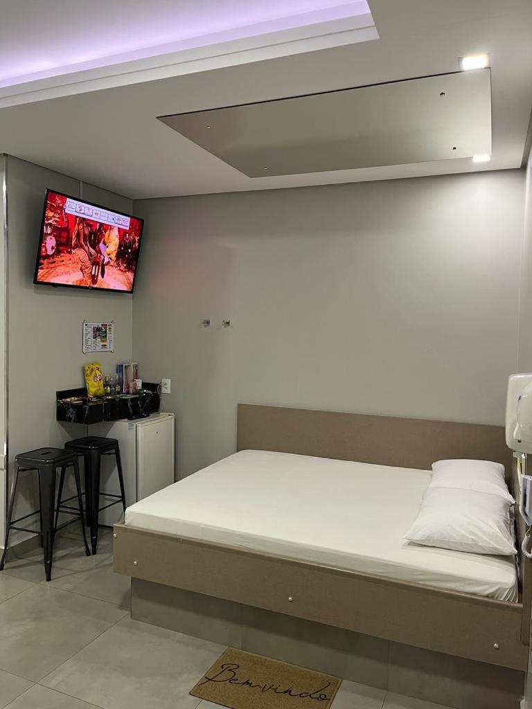 Motel Drive In T - Prolongamento Da Avenida Getulio Vargas Facil Acesso Ao Shopping Patio Chapecó Exterior foto